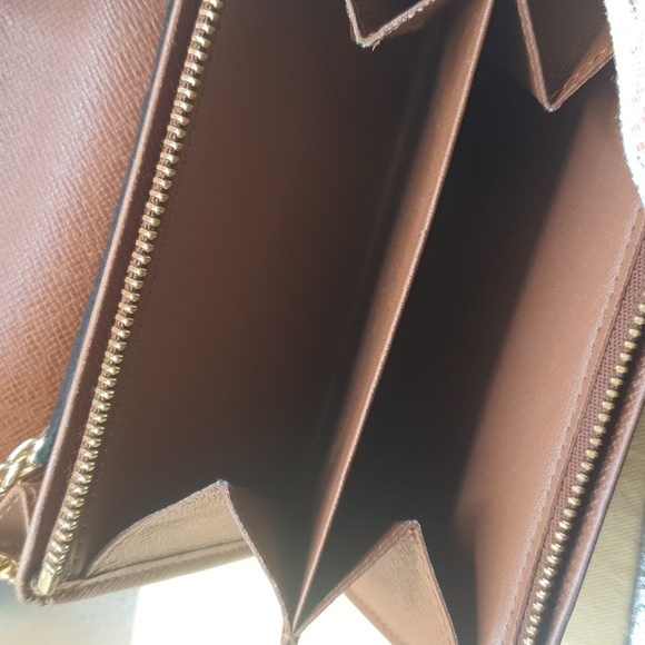 Auth🏵 Louis vuitton Monogram Porte Monnaie Billets Tresor Wallet -GUC - Picture 8 of 17